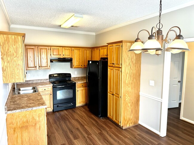 Building Photo - 148 Chase Creek Cir