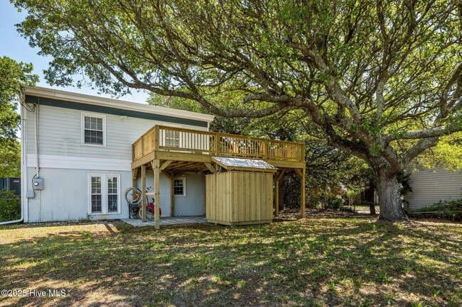 Foto del edificio - 223 Hoffman Beach Rd