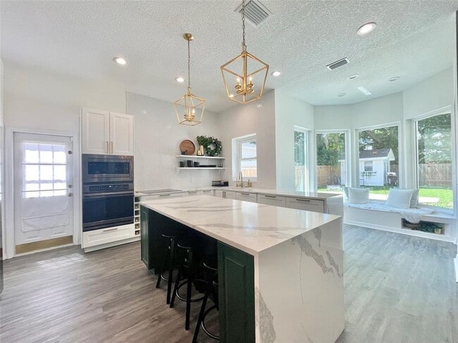 Building Photo - 2929 W Knights Ave