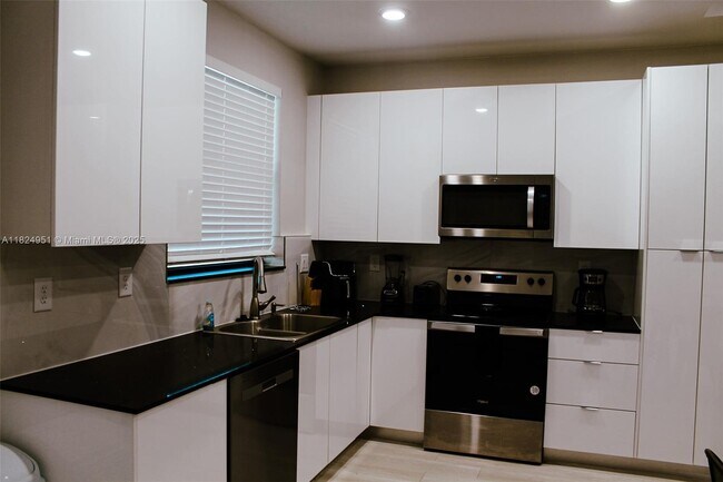 Foto del edificio - 622 Windermere Dr