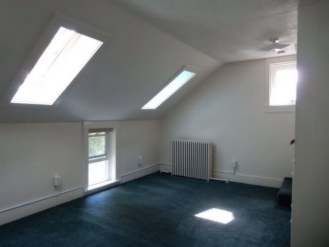Building Photo - Rental unit at The Elms Available June 1st