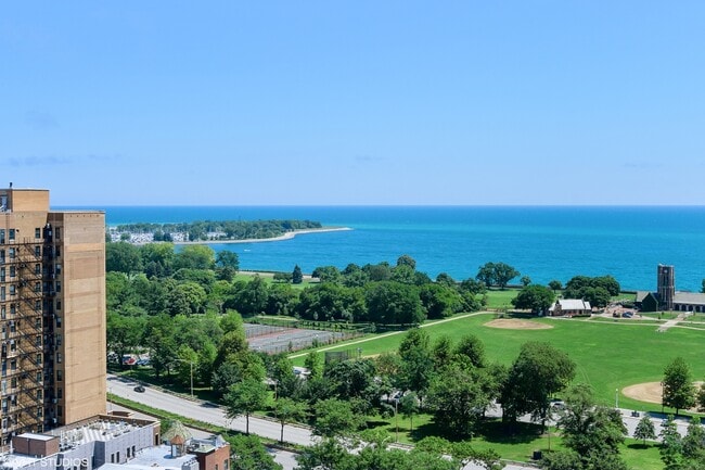Building Photo - 3660 N Lake Shore Dr