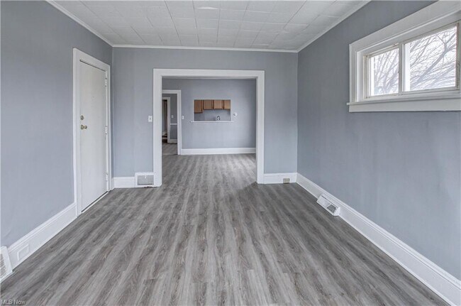 Foto del edificio - 4657 Warner Rd