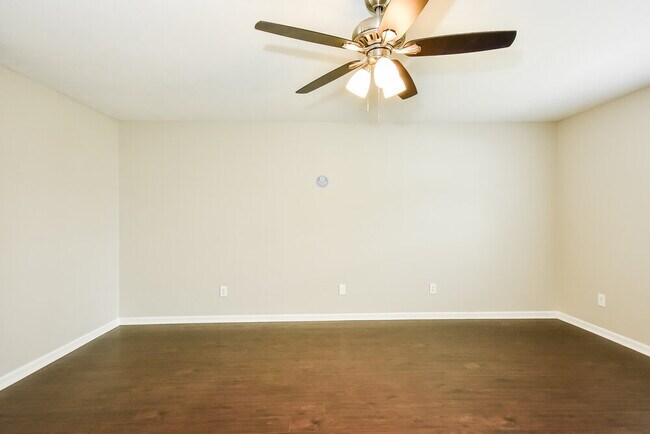 Building Photo - 311 Doe Ridge Ct