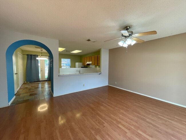 Foto del edificio - 7926 Ruby Meadow