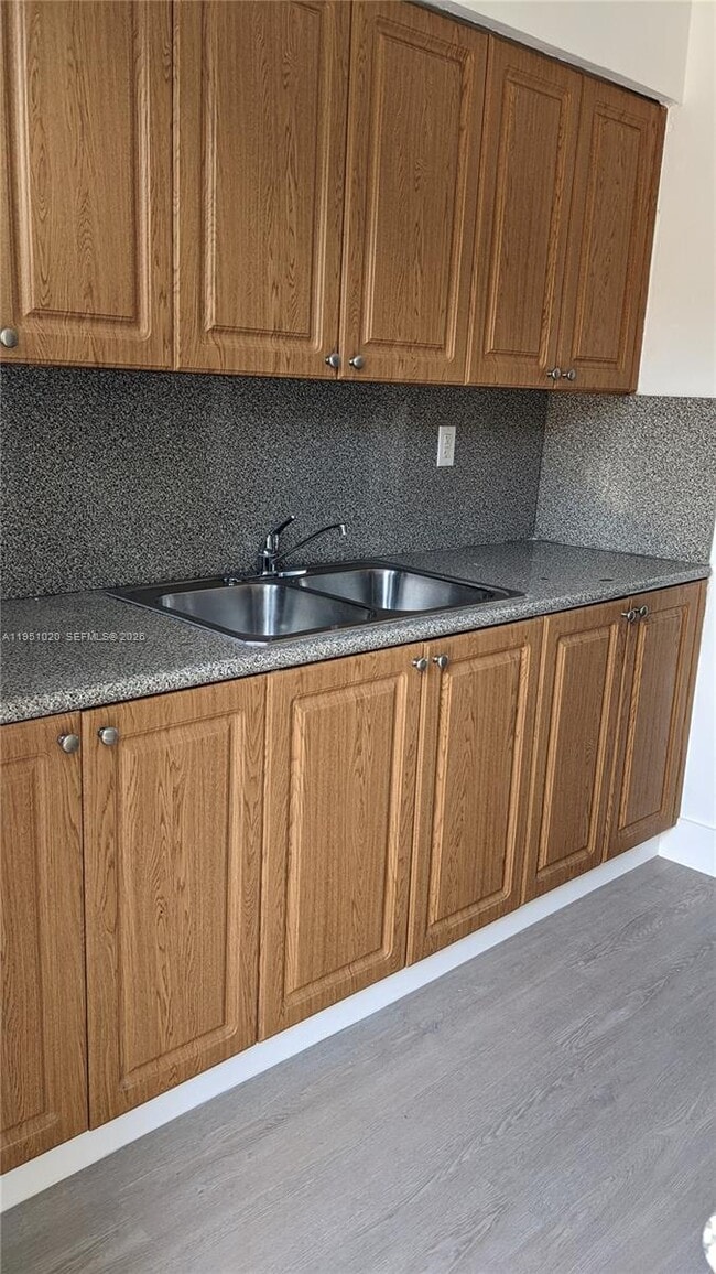 Building Photo - 811 81st St