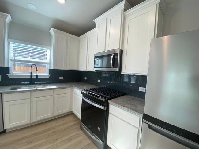 Building Photo - 104 Periwinkle Ln