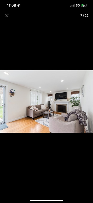 Photo - 9 Dermont Ln (West Hartford, CT)