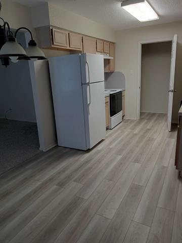 Foto del edificio - 113 S Summit St