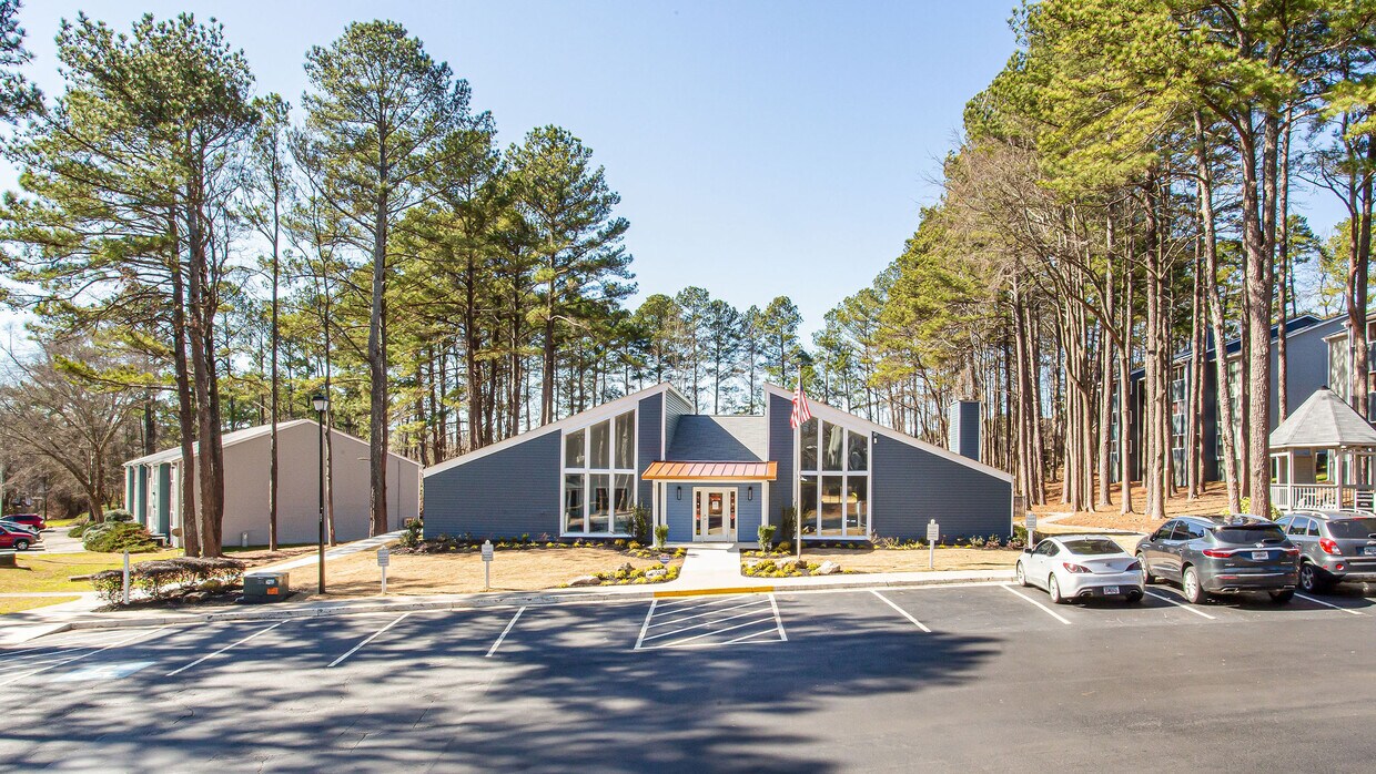 The Aurora Twenty Seven Hundred Apartments Lilburn, GA