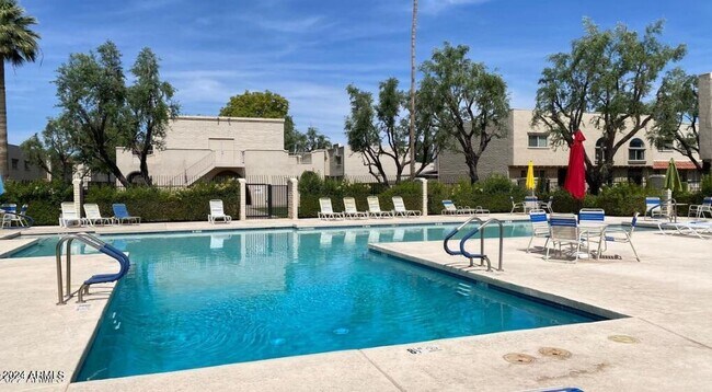 Foto del edificio - 6929 E Osborn Rd