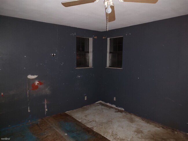 Foto del edificio - 2 br, 1 bath House - 517 North Indiana Avenue