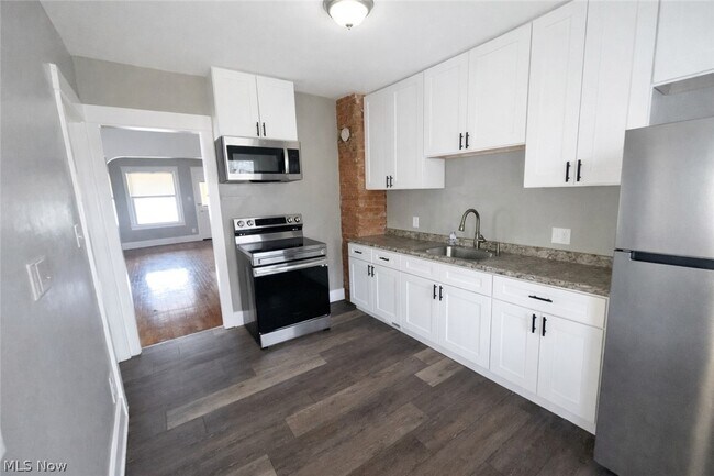 Foto del edificio - 3278 W 84th St