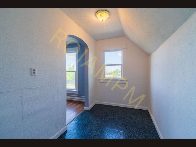 Building Photo - 605 2nd Ave N