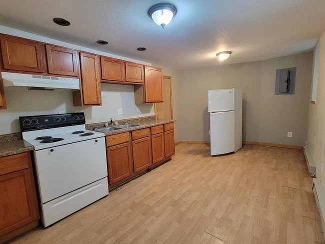 Kitchen - 735 Kirkwood St
