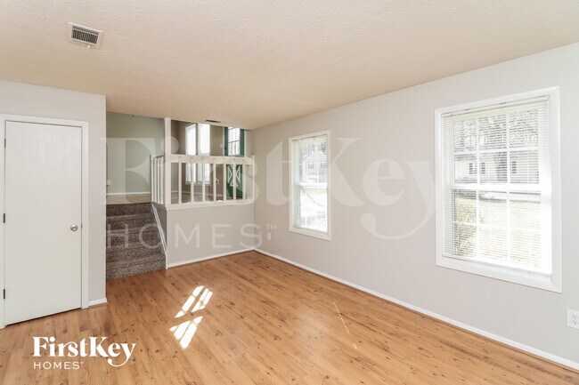 Foto del edificio - 224 Birch Rill Dr