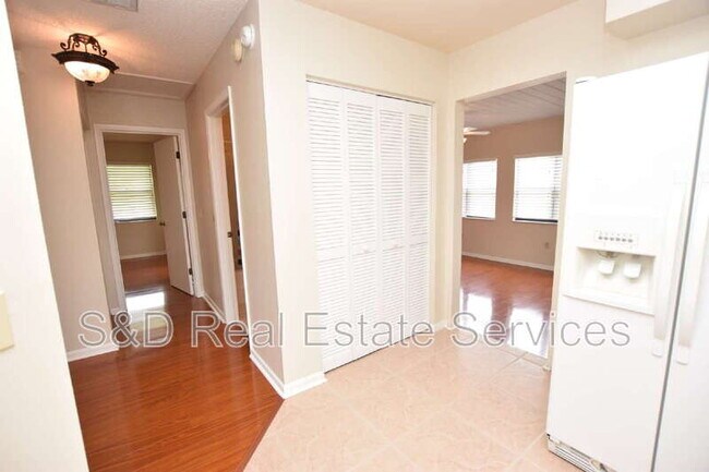 Foto del edificio - 2210 Harbor Town Ln