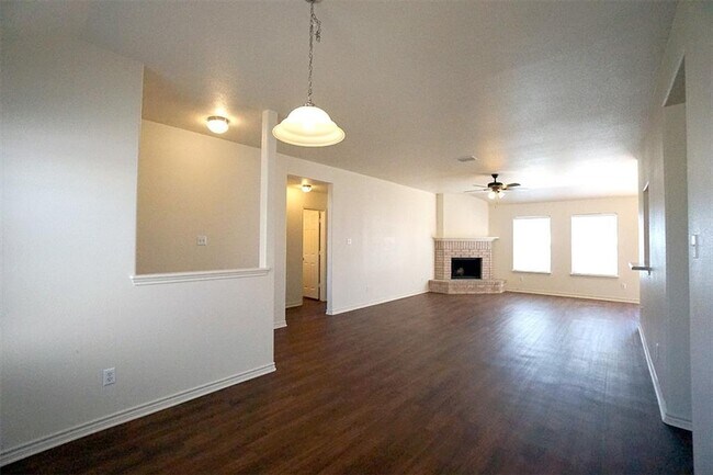 Foto del edificio - 2803 Don Hill Ln