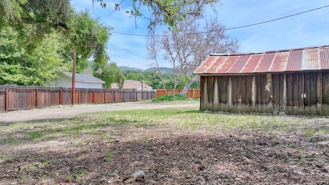 Foto del edificio - 37082 Nason Rd