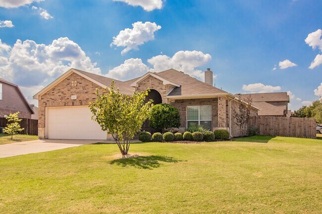 Foto del edificio - COMING SOON! Corner lot home in a quiet cul-de-sac in the heart of Burleson!