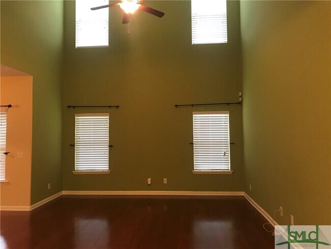 Building Photo - 13 Litchfield Dr