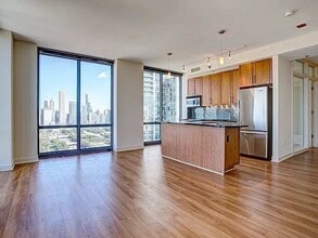 Building Photo - 1255 S Michigan Ave
