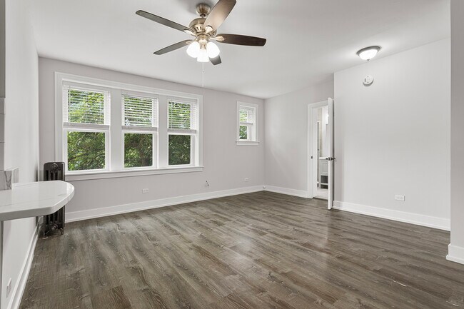 Foto del edificio - 1521 W Sherwin Ave