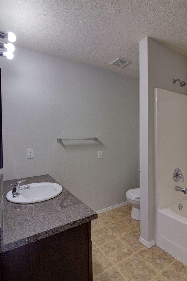 Foto del edificio - 3 Bedroom Home in Springfield!