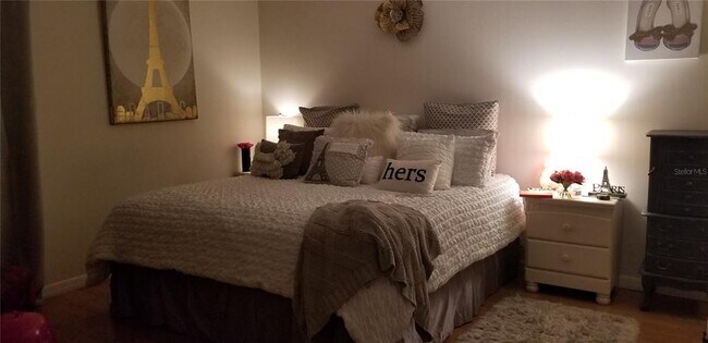 Foto del edificio - 422 S Netherwood Cres