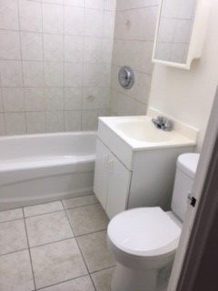 Photo du bâtiment - 392 Pine Ave