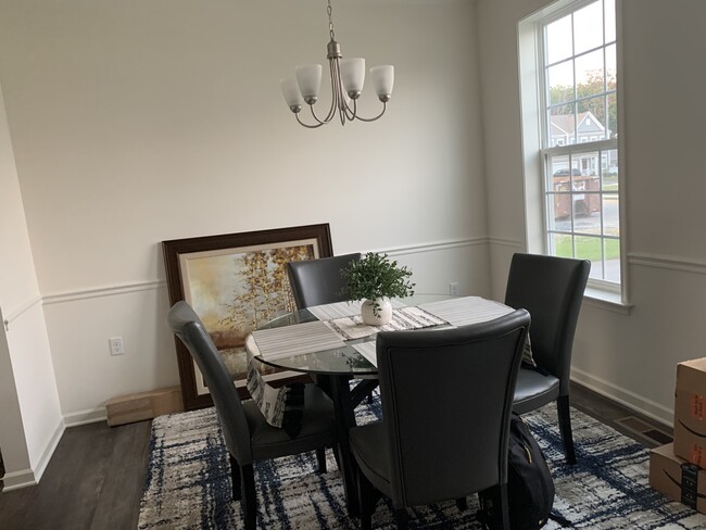 Foto del edificio - 102 Equity Way