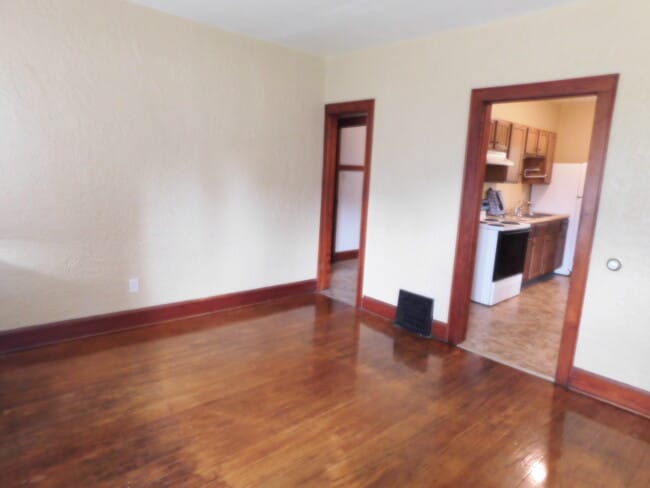 Foto del edificio - 230 W Summit St