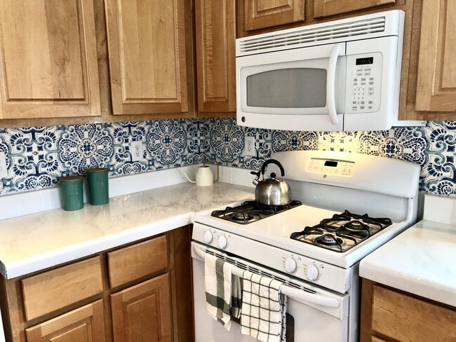 Kitchen - 73717 Broadmoor Dr