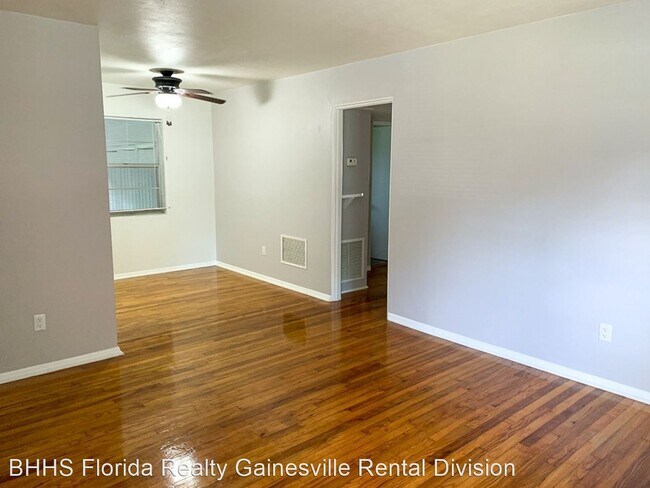 Foto del edificio - 4 br, 2.5 bath House - 915 NE 8th Avenue