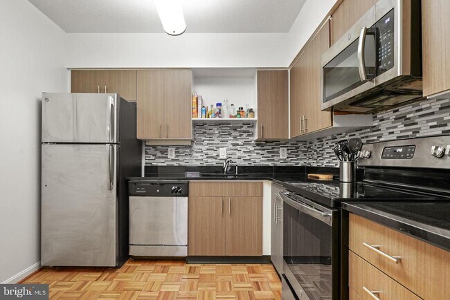 Foto del edificio - 1200 23rd St NW
