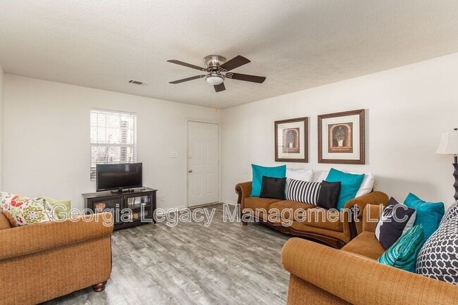 Building Photo - 1702 Faulkner Dr