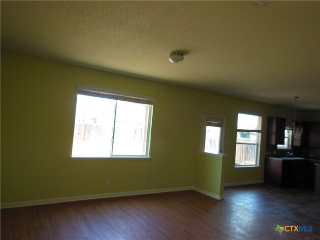 Foto del edificio - 753 Great Oaks Dr