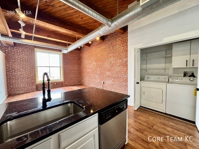 Foto del edificio - 202 W 5th St