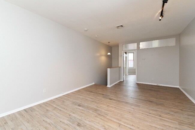 Building Photo - 3226 Belair Rd