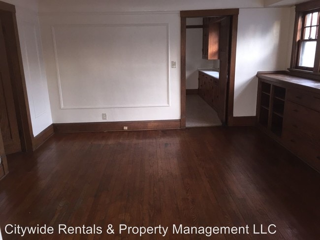 Building Photo - 2924 N 56th St