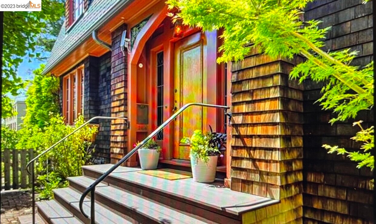 Primary Photo - 2616 Etna St