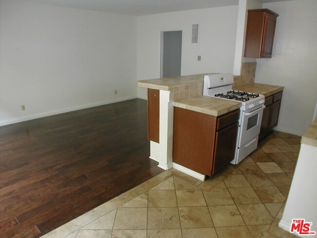 Foto del edificio - 3745 Keystone Av