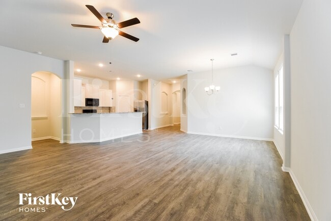 Foto del edificio - 233 Lk Wy Cir