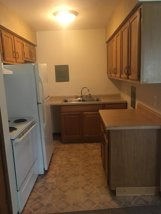 25 Convis St Unit 1, Battle Creek, MI 49017 Room for Rent in Battle