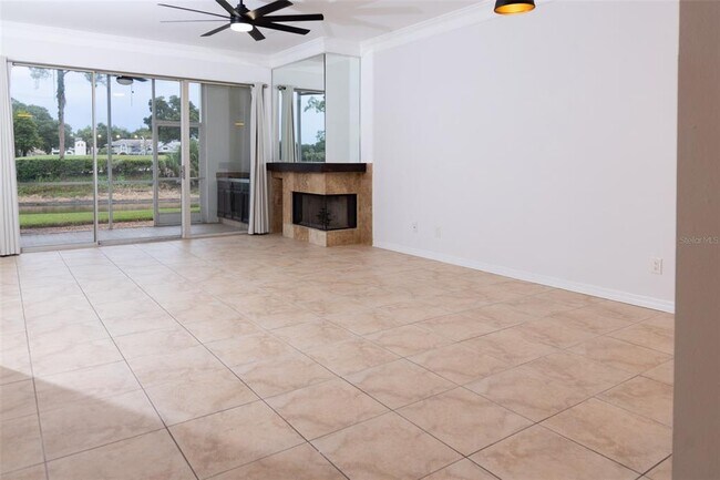 Foto del edificio - 443 Hamptoncrest Cir