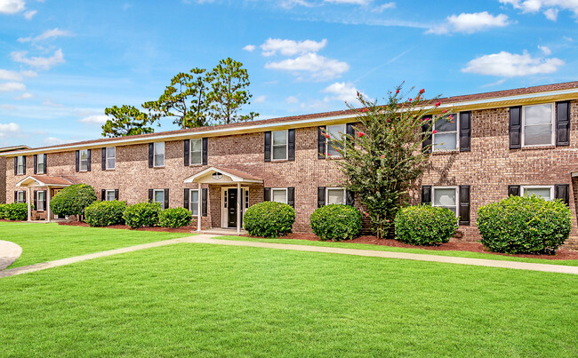 Building Photo - The Villas at Summer Creek