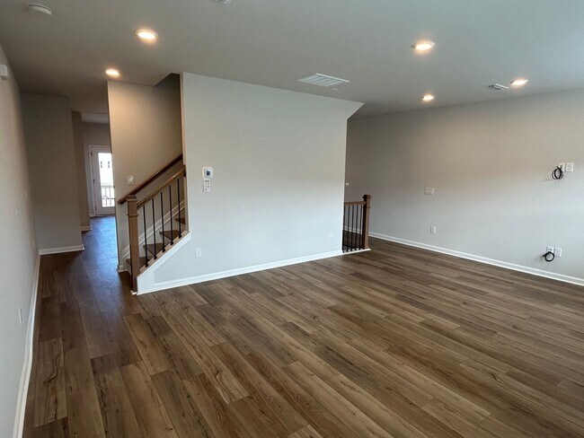 Building Photo - NEW 4 bed/3.5 bath townhome for rent in Apex