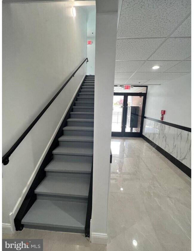 Foto del edificio - 1611-15 Ridge Ave