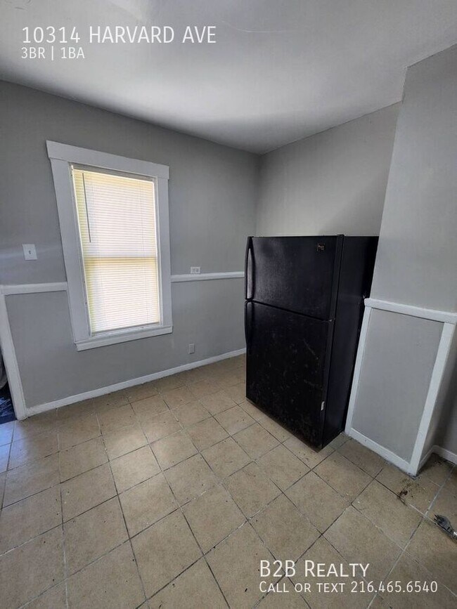 Building Photo - 10314 Harvard Ave