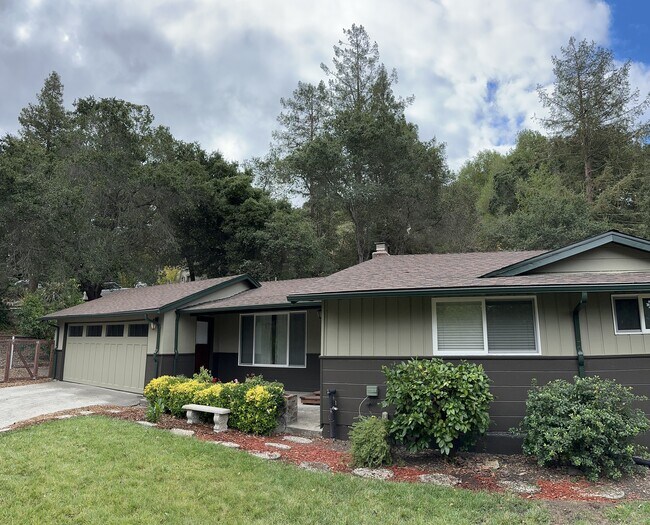 Building Photo - 6 Knickerbocker Ln